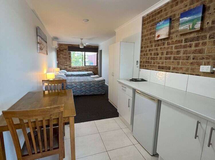 Номер Стандарт, Golden Beach Motor Inn, Caloundra