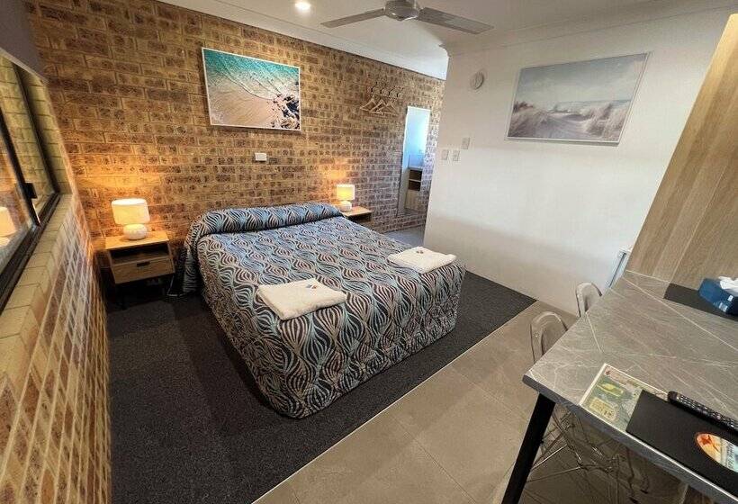 Номер Стандарт, Golden Beach Motor Inn, Caloundra
