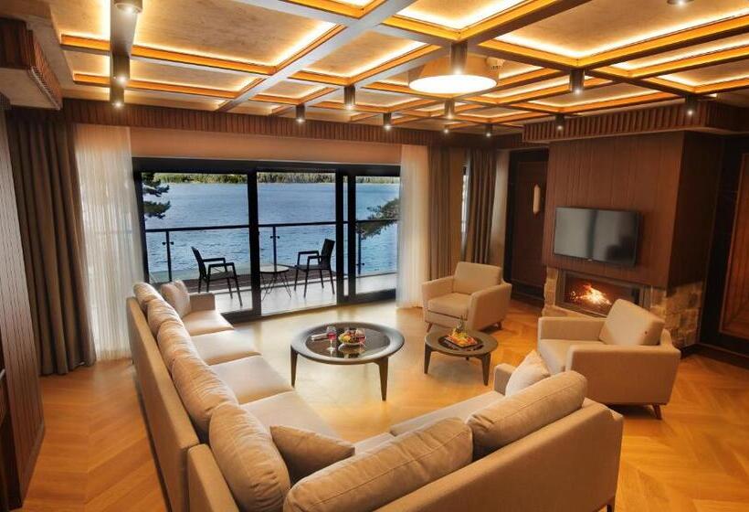 סוויטה עם מרפסת, Abant Kosk Oteli