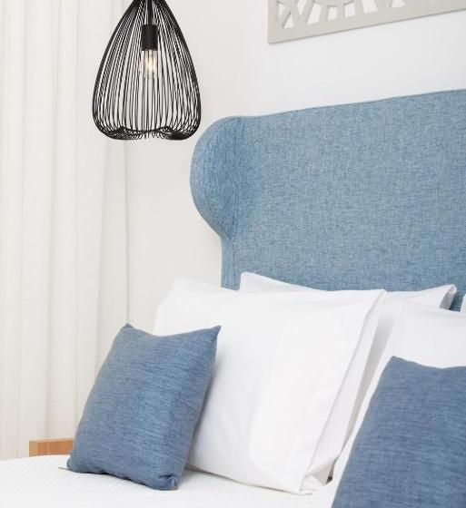 سوئیت با چشمانداز دریا و هیدروماساژ, Akti Belvedere Color & Essence