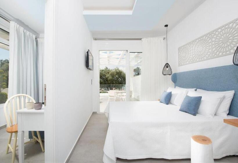 سوئیت با چشمانداز دریا و هیدروماساژ, Akti Belvedere Color & Essence