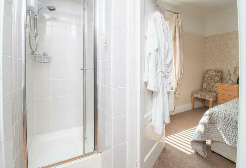 جناح, Rosaire Guest House