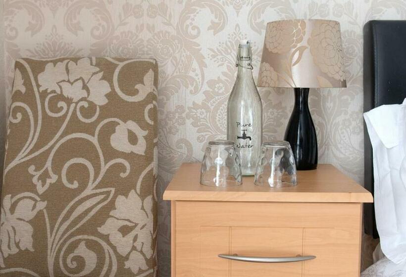 جناح, Rosaire Guest House