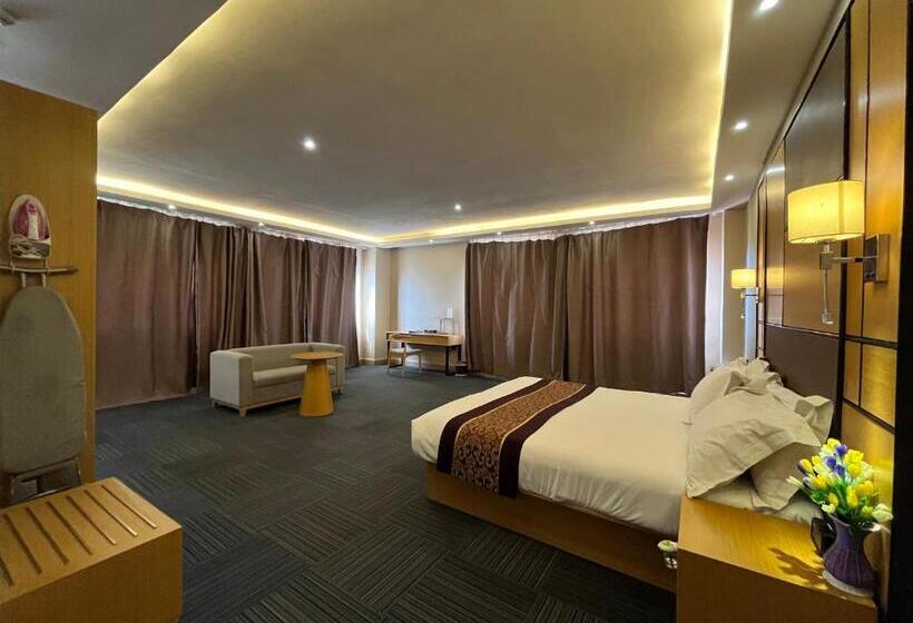 سوییت اجرایی, 2000 Hotel Downtown Kigali