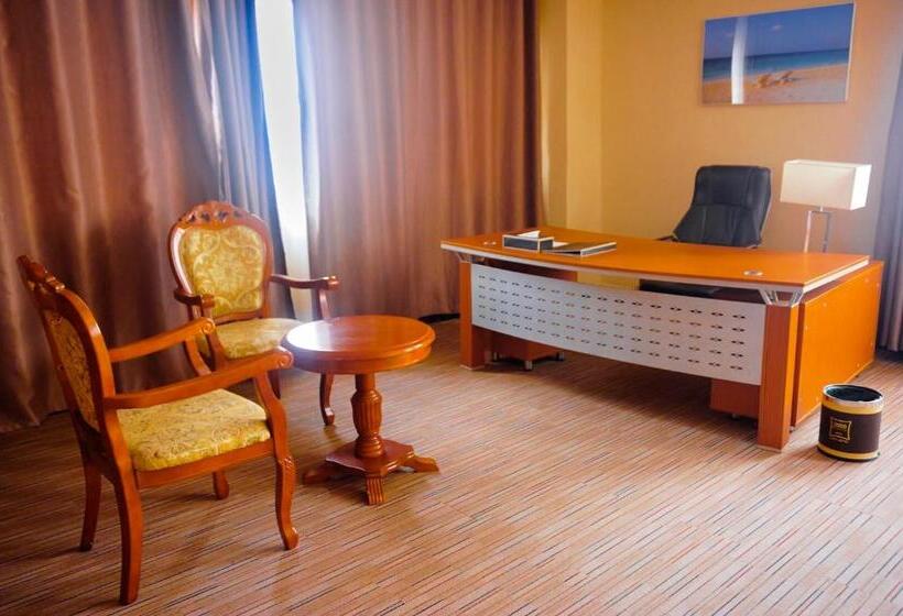 سوییت اجرایی, 2000 Hotel Downtown Kigali