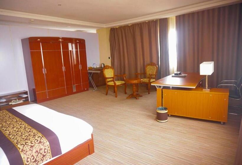 سوییت اجرایی, 2000 Hotel Downtown Kigali