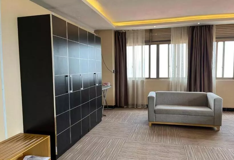 سوییت اجرایی, 2000 Hotel Downtown Kigali