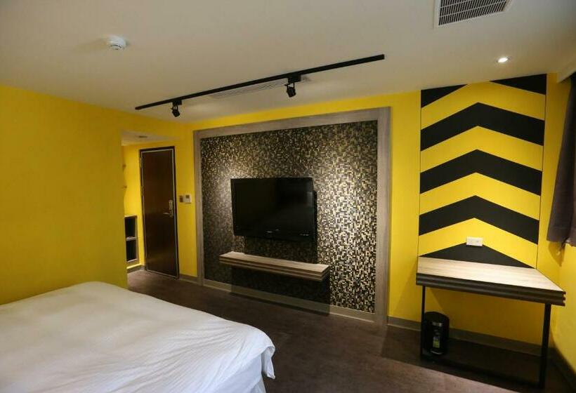 اتاق کلاسیک, Central