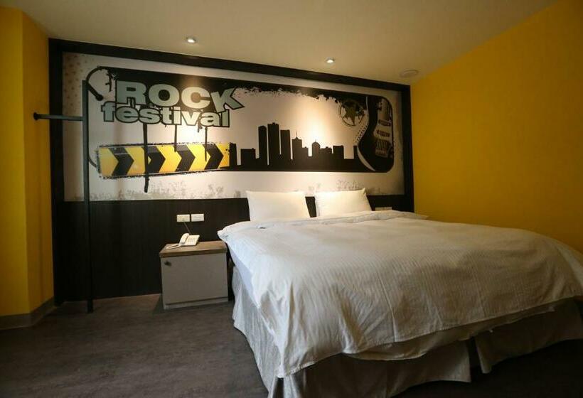 اتاق کلاسیک, Central