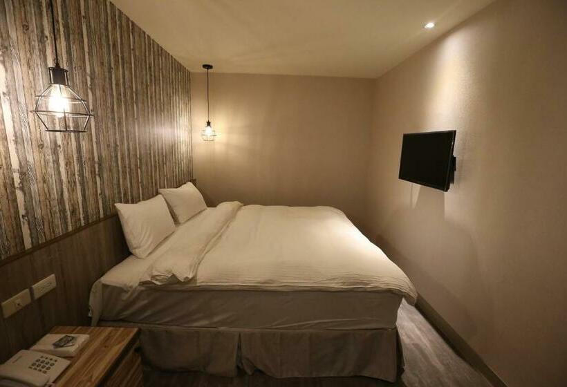 اتاق کلاسیک, Central