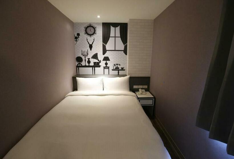 اتاق کلاسیک, Central