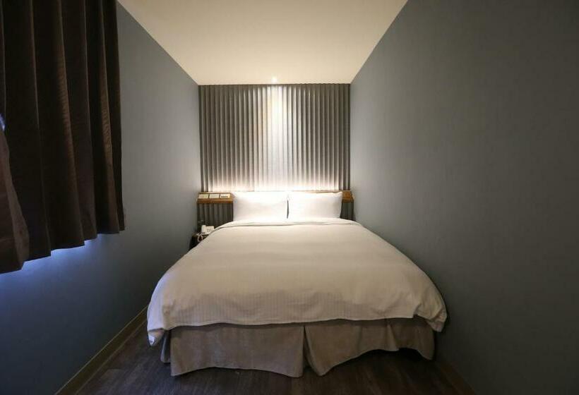 اتاق کلاسیک, Central