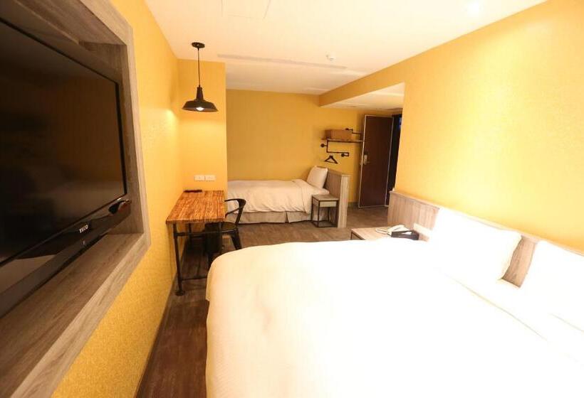 اتاق راحتی سه تخته, Central