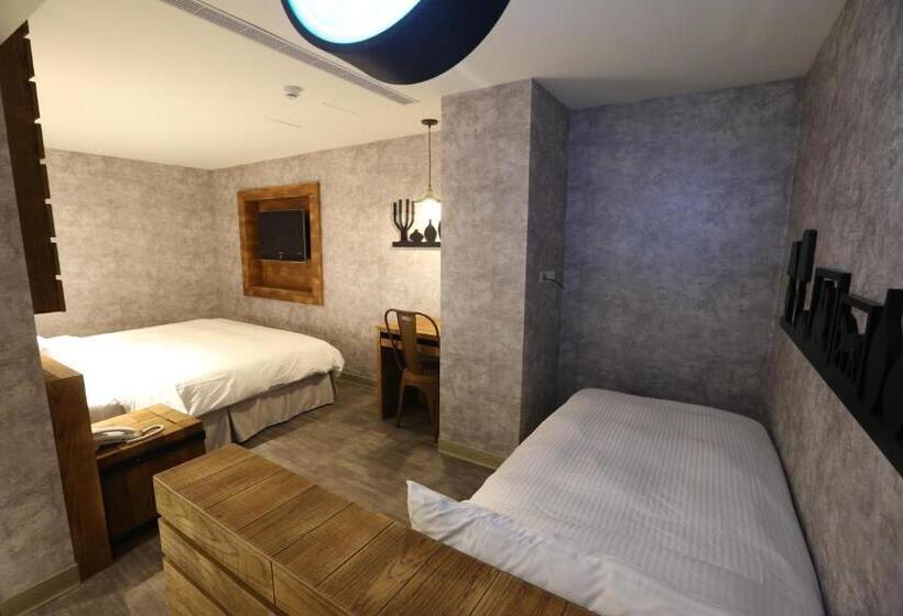 اتاق راحتی سه تخته, Central