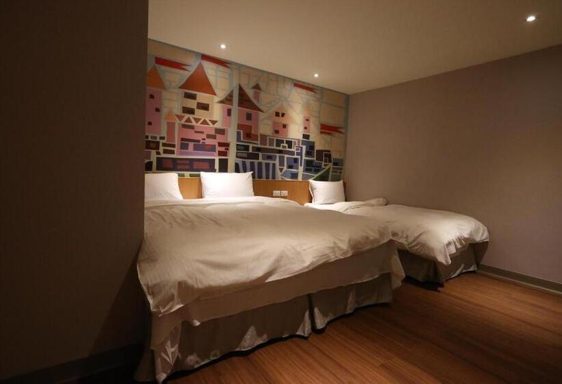 اتاق راحتی سه تخته, Central