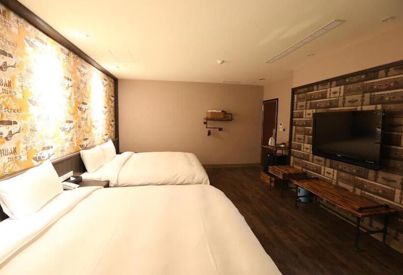 اتاق کلاسیک چهارنفره, Central