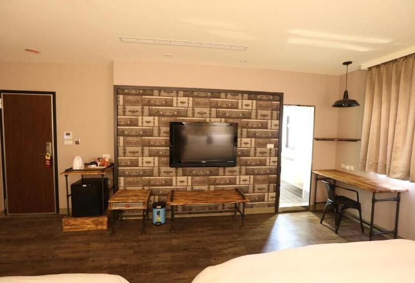 اتاق کلاسیک چهارنفره, Central