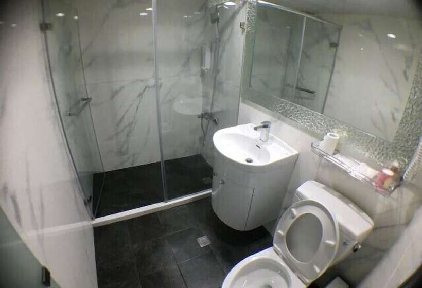 اتاق استاندارد, Central