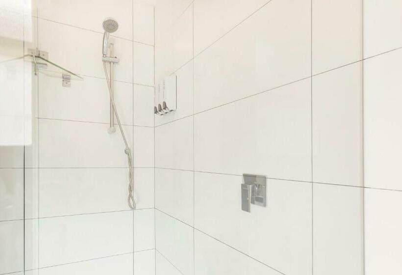 اتاق اکونومی یک تخته, Dalziel Lodge