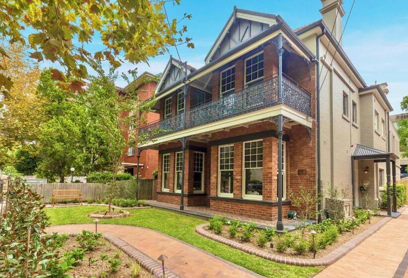 اتاق استاندارد با سرویس بهداشتی مشترک, Dalziel Lodge