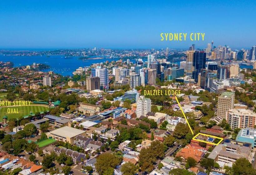 اتاق استاندارد با سرویس بهداشتی مشترک, Dalziel Lodge