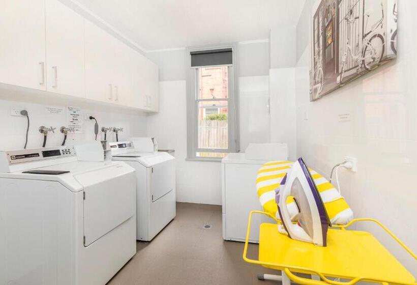 اتاق استاندارد با سرویس بهداشتی مشترک, Dalziel Lodge