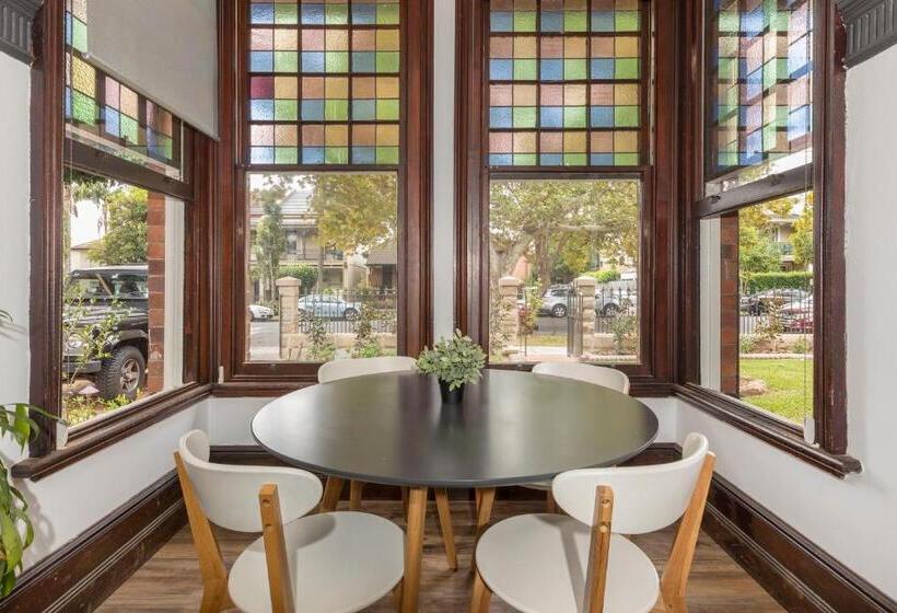 اتاق استاندارد با سرویس بهداشتی مشترک, Dalziel Lodge