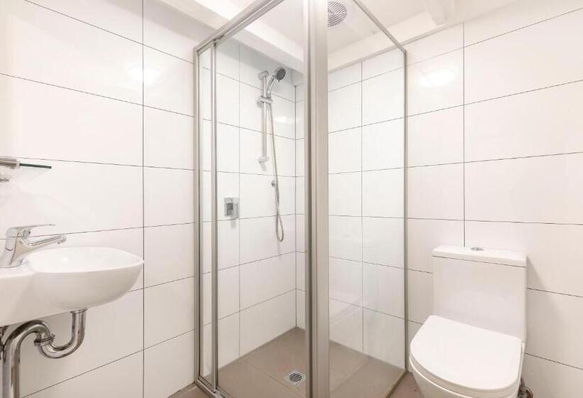 استودیو استاندارد با چشمانداز باغ, Dalziel Lodge