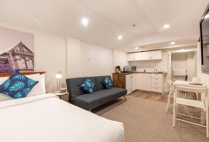 استودیو استاندارد با چشمانداز باغ, Dalziel Lodge