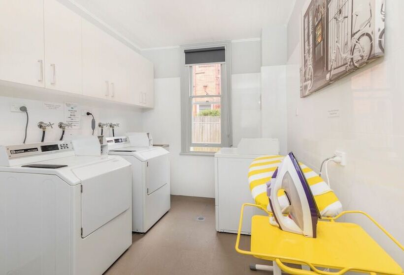 اتاق استاندارد با سرویس بهداشتی مشترک, Dalziel Lodge