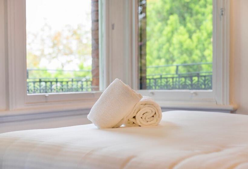 اتاق استاندارد با سرویس بهداشتی مشترک, Dalziel Lodge