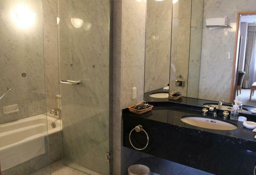 سوییت جونیور, Grand Hotel Hakusan