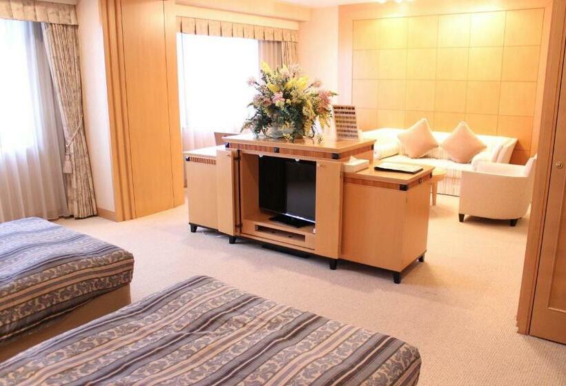 سوییت جونیور, Grand Hotel Hakusan