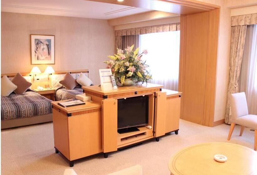 سوییت جونیور, Grand Hotel Hakusan