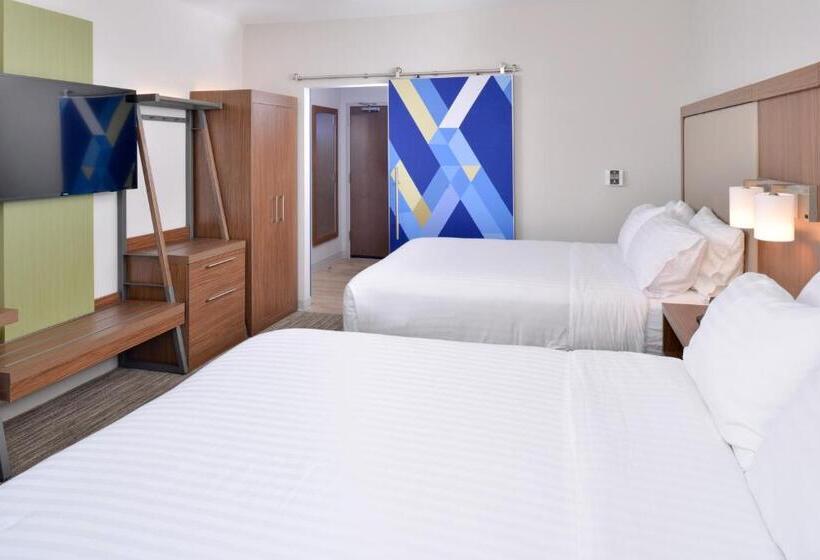 חדר סטנדרט מותאם לאדם עם מוגבלויות, Holiday Inn Express & Suites Madison, An Ihg