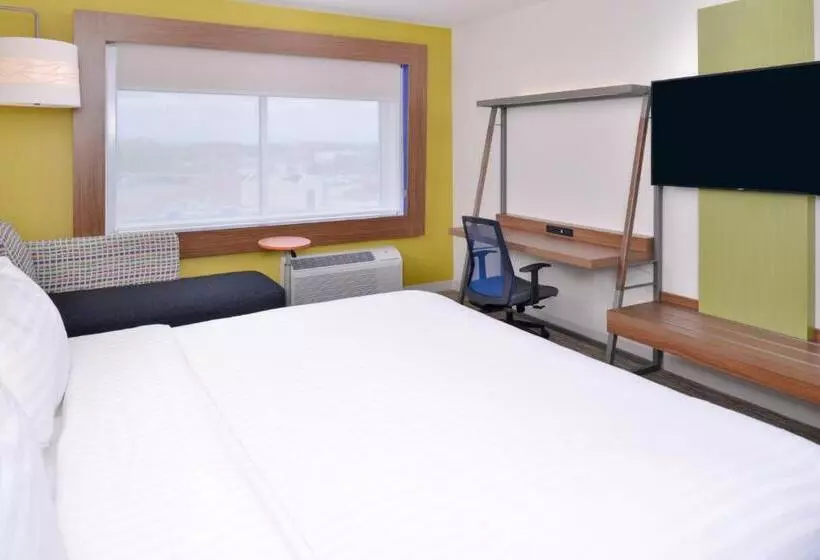 身障者適用キングサイズベッドルーム, Holiday Inn Express & Suites Madison, An Ihg