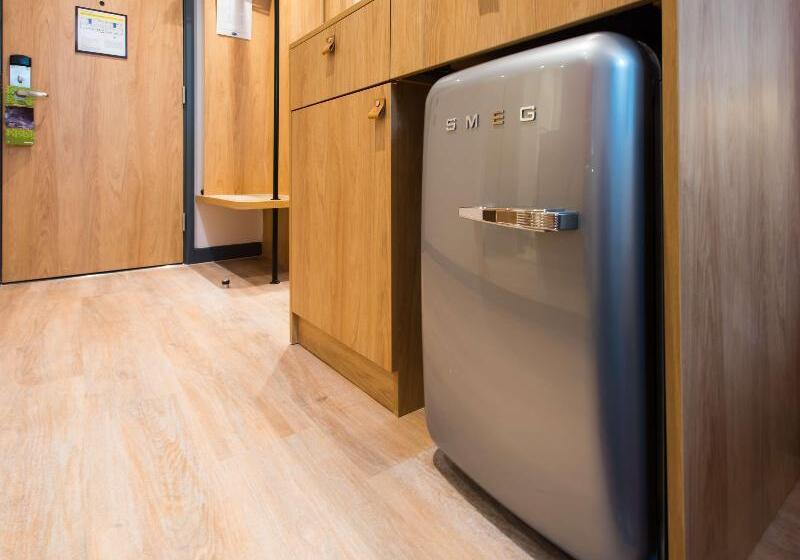 חדר סטנדרט עם מיטת קינג, Holiday Inn Express & Suites Terrace, An Ihg