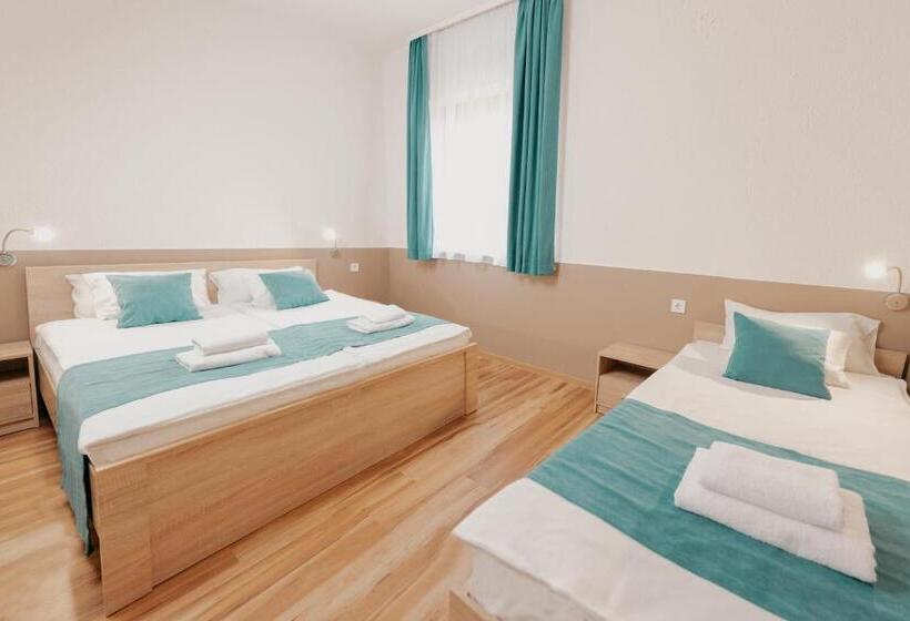 اتاق سوپریور سه تخته, Homoky S Bestline