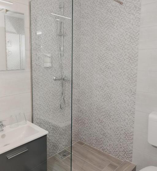 اتاق سوپریور سه تخته, Homoky S Bestline