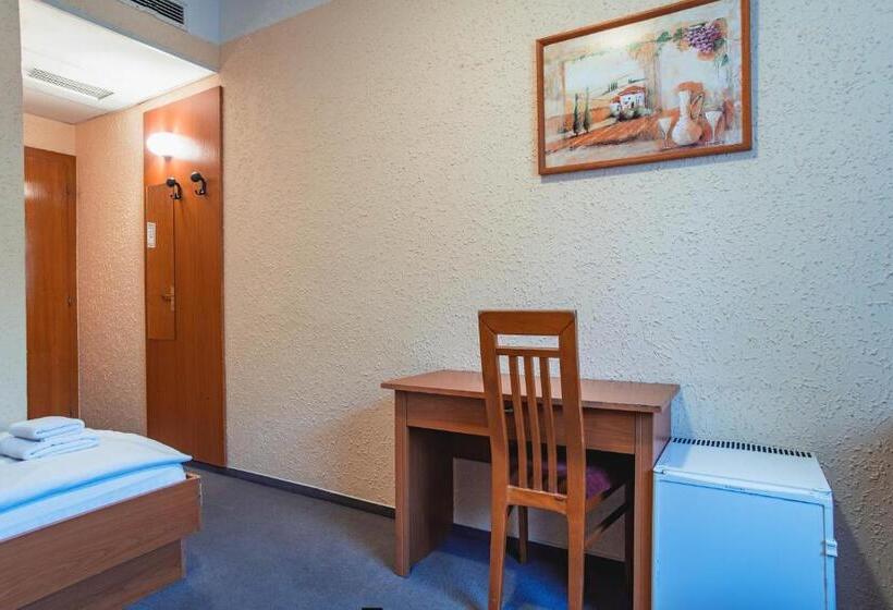 اتاق استاندارد, Homoky S Bestline