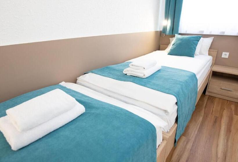 اتاق سوپریور چهار تخته, Homoky S Bestline