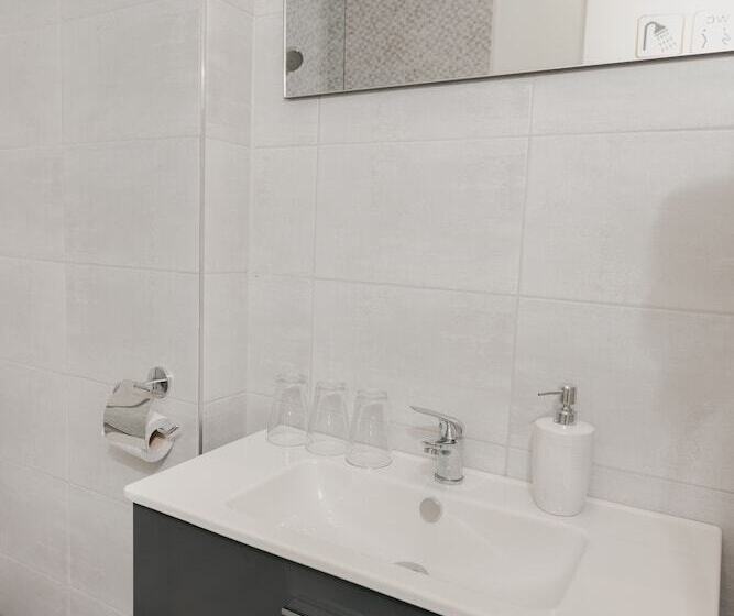 اتاق سوپریور سه تخته, Homoky S Bestline