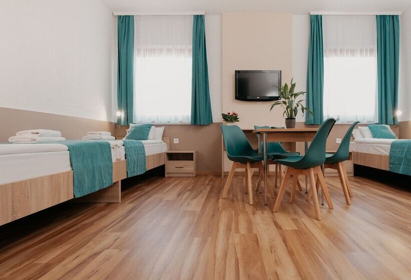 اتاق سوپریور چهار تخته, Homoky S Bestline