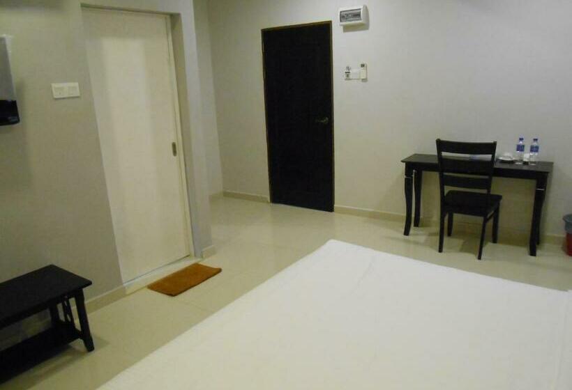 חדר דחוקס עם מיטת קינג, Kt Chinatown Lodge