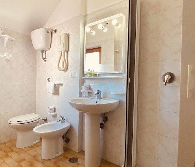 اتاق استاندارد با چشم‌انداز, Le Tre Caravelle