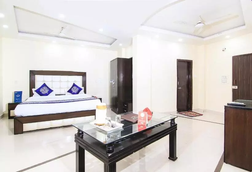 デラックストリプルルーム, Oyo Rooms Bada Chauraha Civil Lines