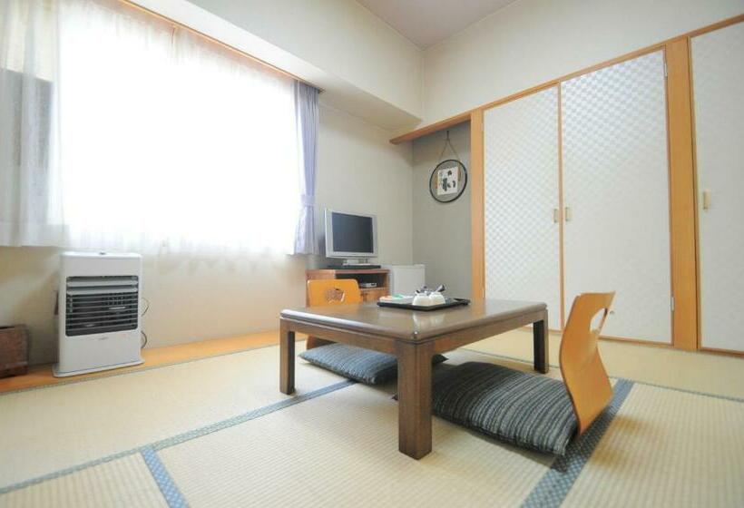 Номер Стандарт Вид на Горы, Saharin