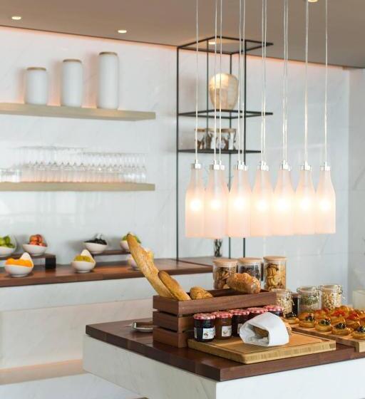 带大床的行政房间, Shenzhen Marriott Hotel Nanshan