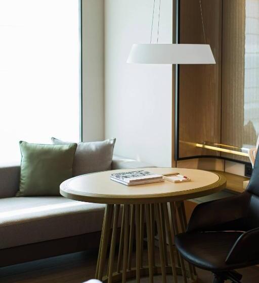 带观景和大床的豪华房间, Shenzhen Marriott Hotel Nanshan