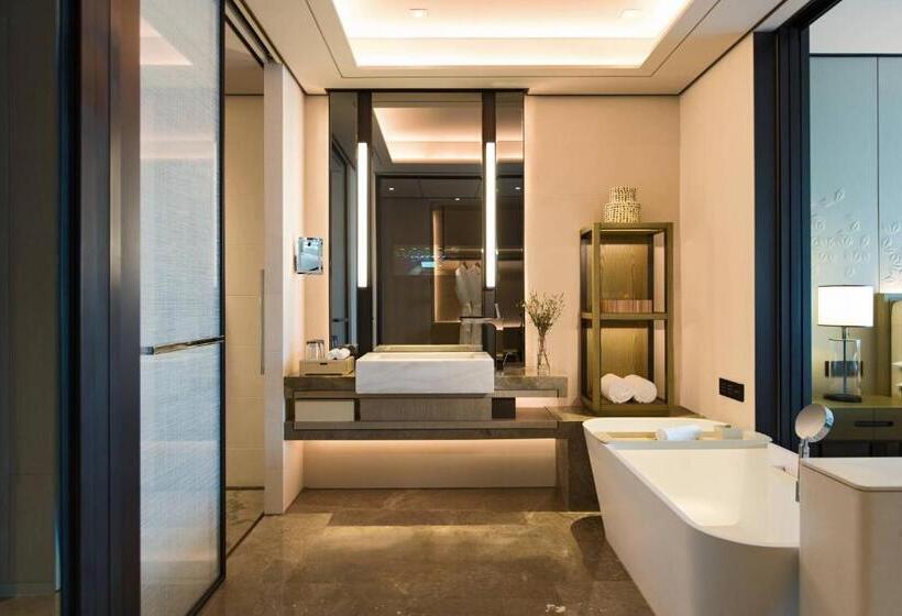 キングサイズベッドのデラックスルーム, Shenzhen Marriott Hotel Nanshan